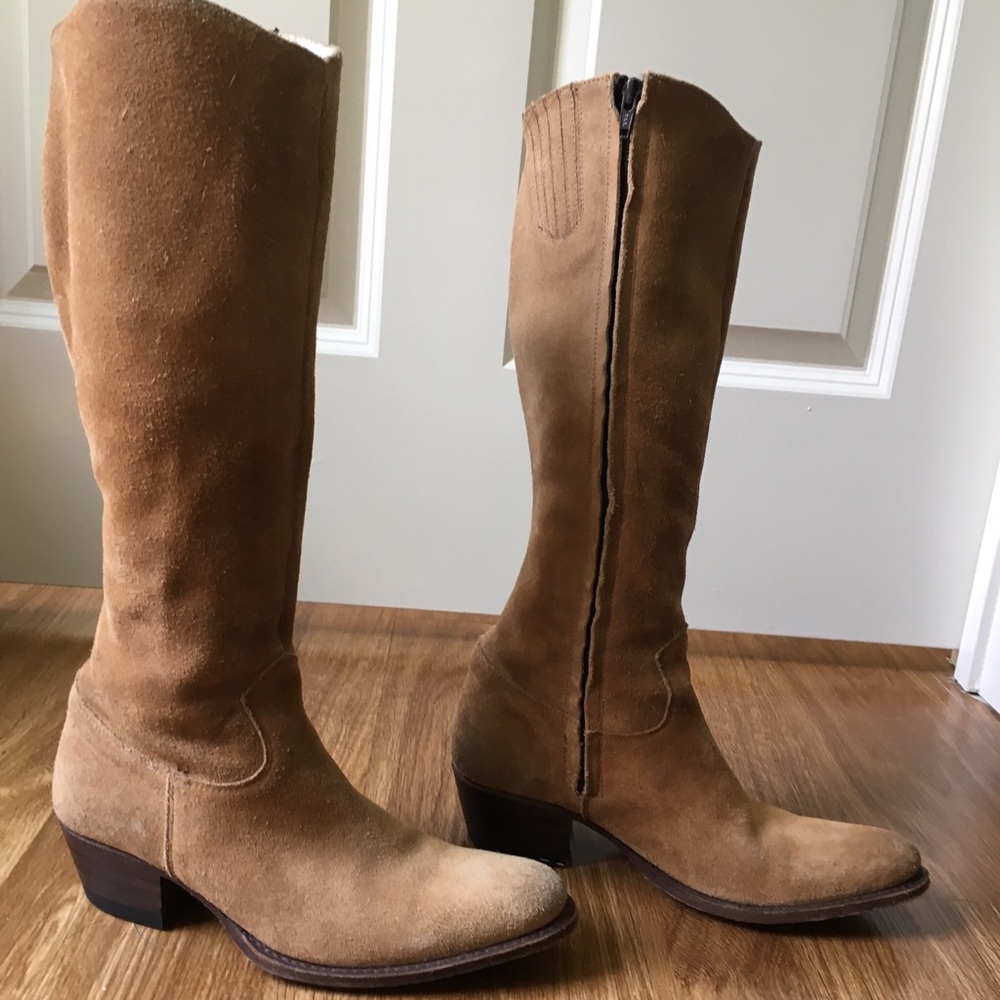 Sendra size 7 camel suede boot, style 7422